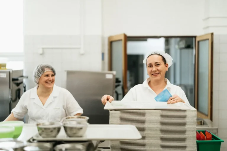 Fabrikalarda Vardiyalı Personel Yemeği Nasıl Planlanır?